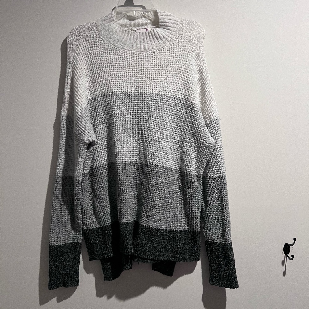 Cozy Chic: Oversized Gray Color Block Polyester Sweater - Comfort Meets Style!